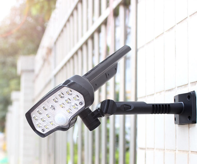 Solar outdoor garden light